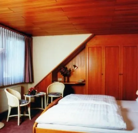 Adolphs Fruehstueckspension Gasthuis 2*