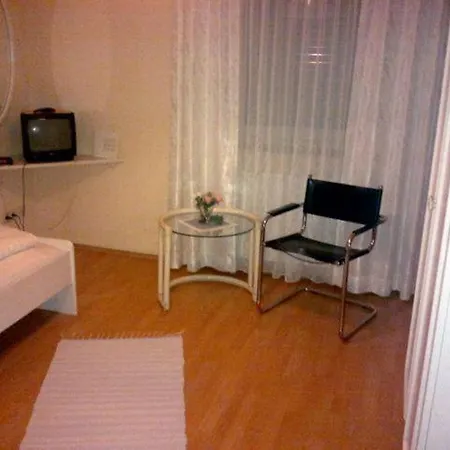Adolphs Fruehstueckspension Gasthuis 2*
